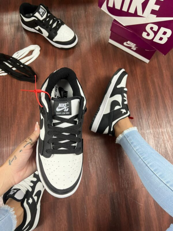 NIKE DUNK SB Branco/preto