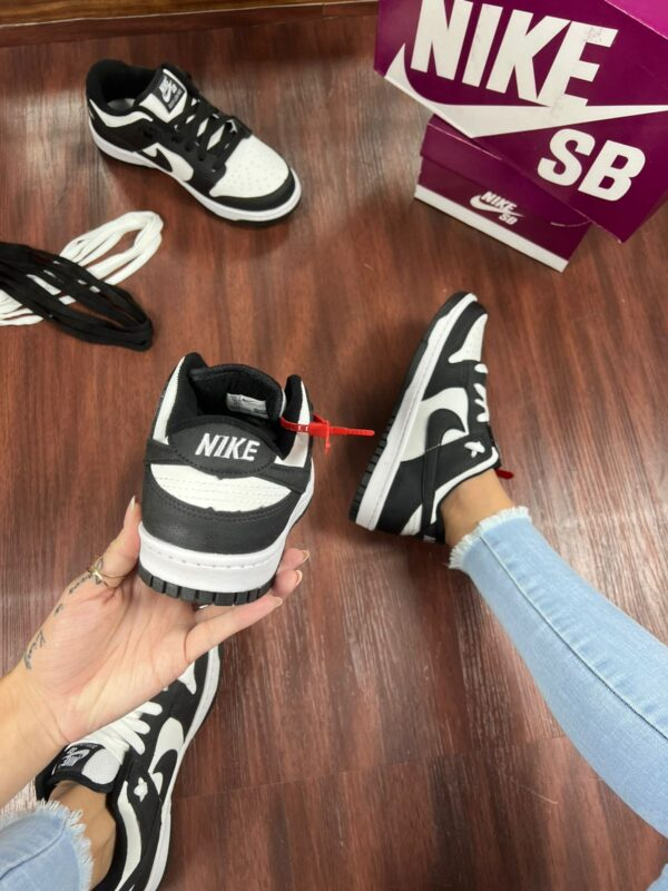 NIKE DUNK SB Branco/preto